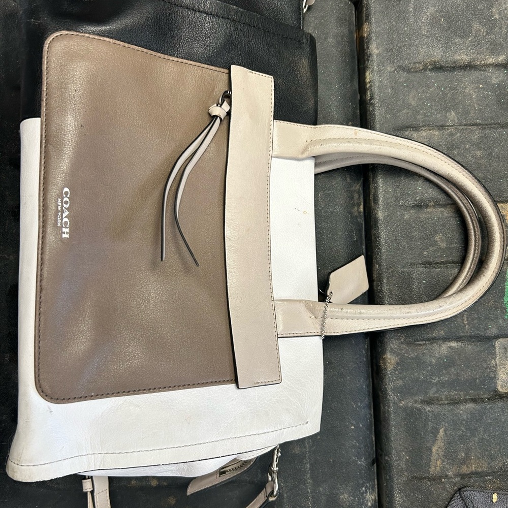 Coach Women's Tan and White Leather Bag